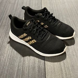 Adidas Women’s Sneaker, size 9